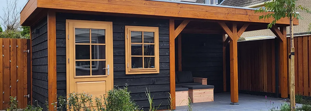 Houten tuinhuis met overkapping van Blokhutwinkel